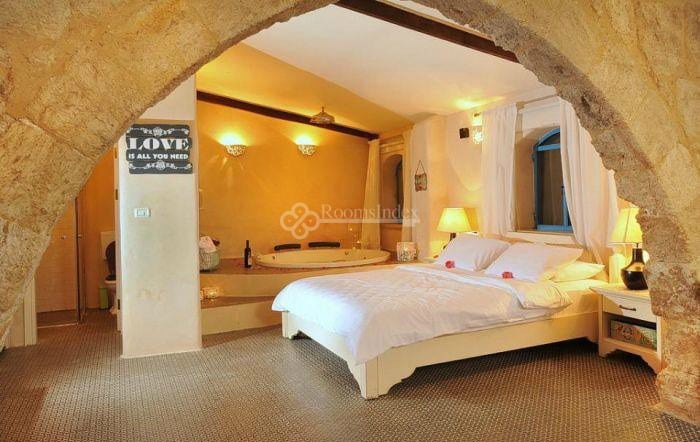 רומנטיקה מול ראש פינה