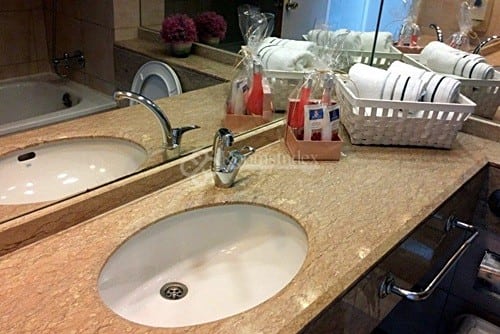 אהבה מול הנוף