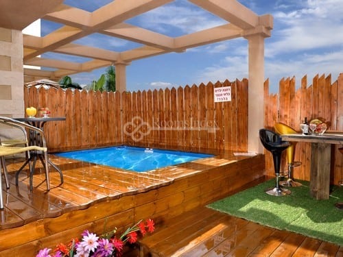 פנינת התכלת