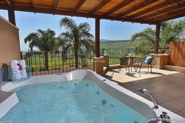 אחוזה מול כנרת