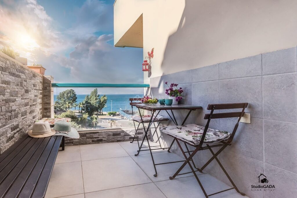 אהבה על שפת הכנרת