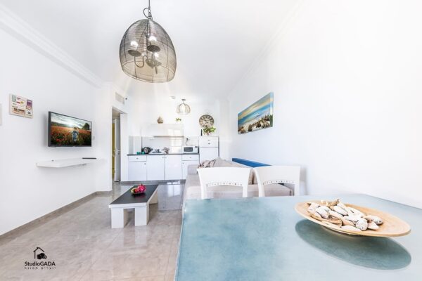 אהבה על שפת הכנרת