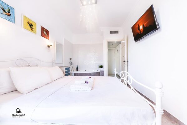 אהבה על שפת הכנרת