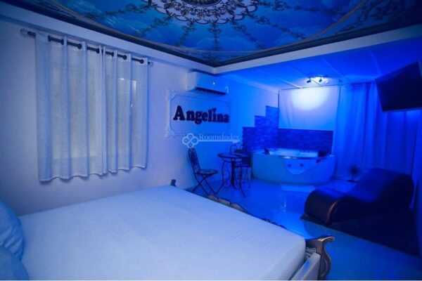 Angelina אנג'לינה