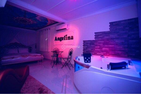 Angelina אנג'לינה