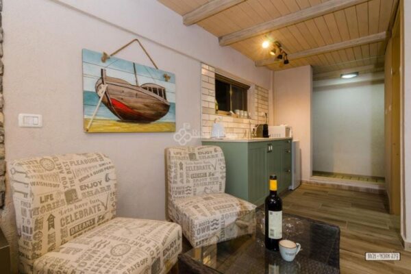 בית עץ עם נוף לכנרת