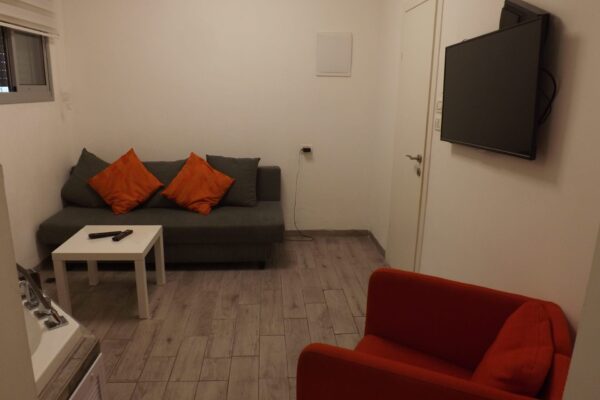 אהבה בשחקים נווה שאנן