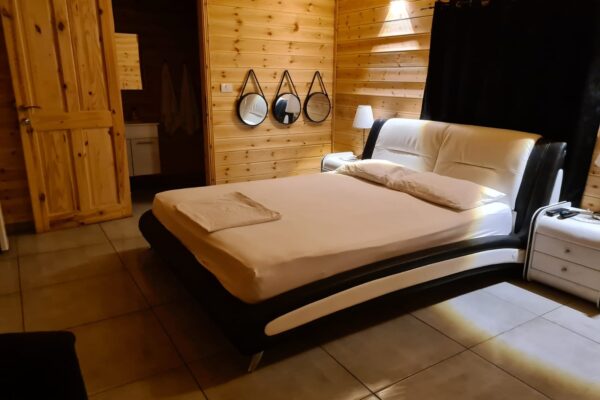 הבקתה בנס ציונה