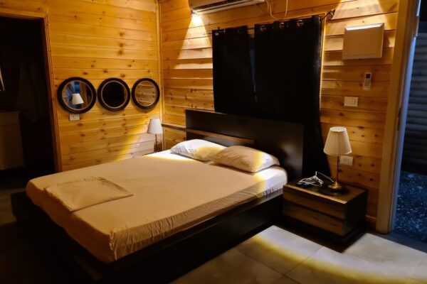 הבקתה בנס ציונה