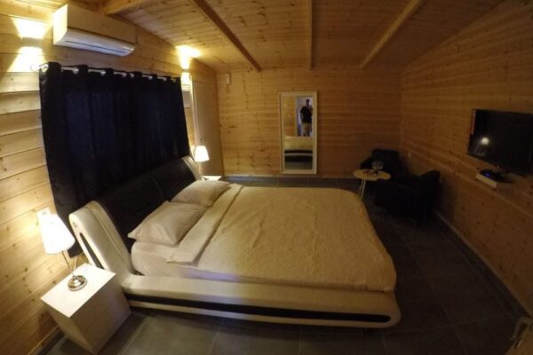 הבקתה בנס ציונה