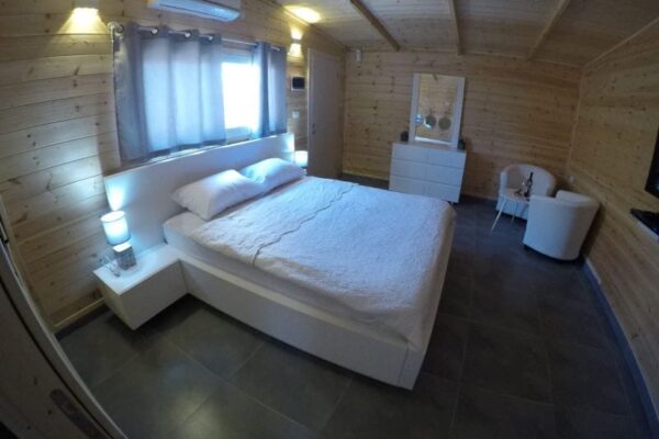 הבקתה בנס ציונה