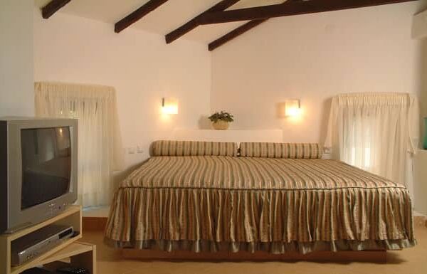 יקיר עין הוד