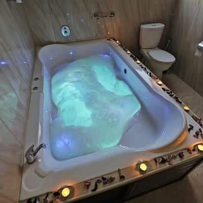 מלון האוס בפתח תקווה