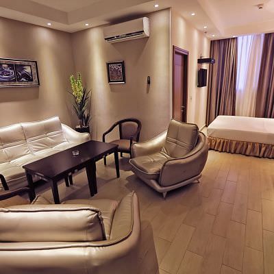 מלון האוס בפתח תקווה