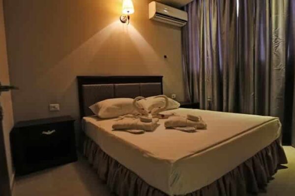 מלון האוס בפתח תקווה