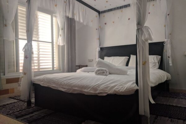 פינה רומנטית בחדרה