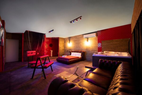 49 גוונים של אדום