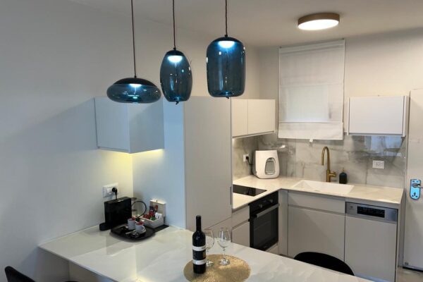 אהבה בקיסריה