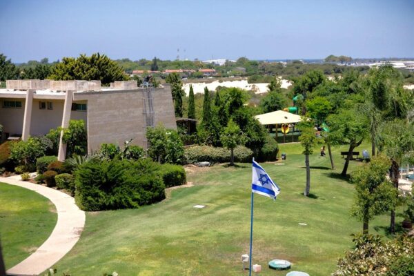 אהבה בקיסריה