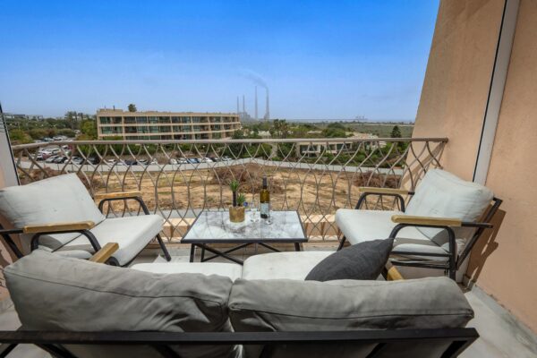 גולדן פלייס