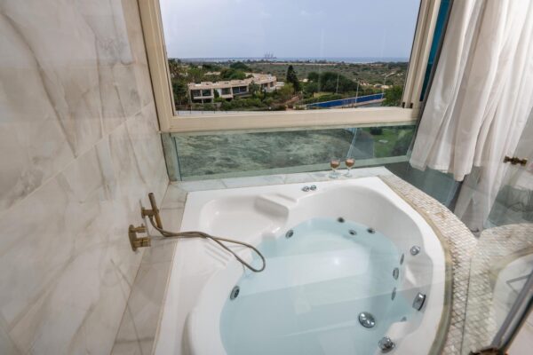 גולדן פלייס