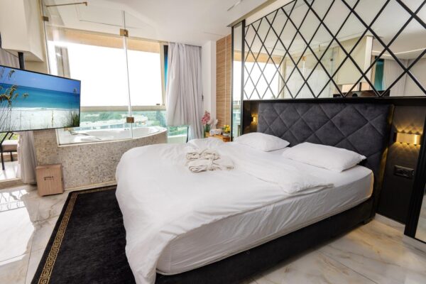 גולדן פלייס