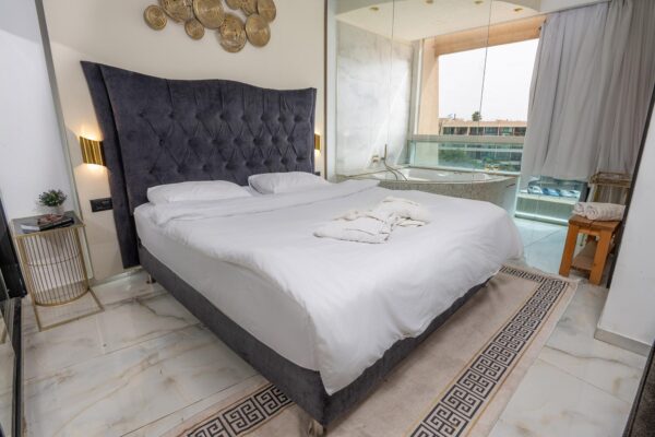 גולדן פלייס