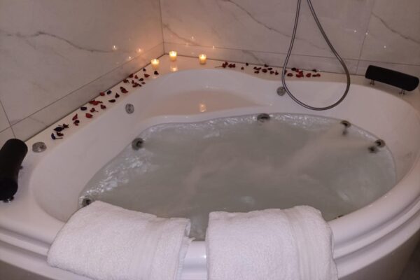 פנינת האורנים סוויטות נופש לפי שעה