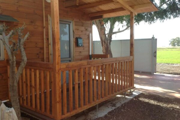 הבקתה המגניבה באקליפטוסים