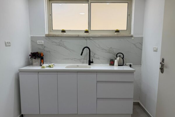 אהבה ליד הנחל