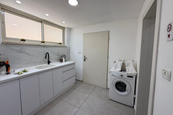 אהבה ליד הנחל