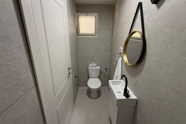 אהבה ליד הנחל