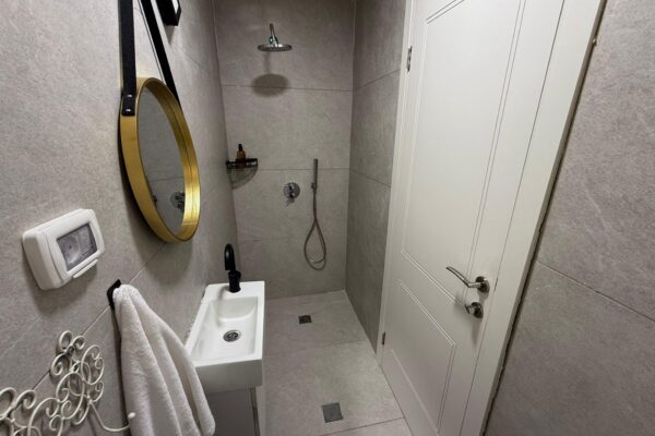 אהבה ליד הנחל