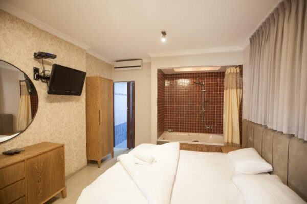 אחוזת האושר