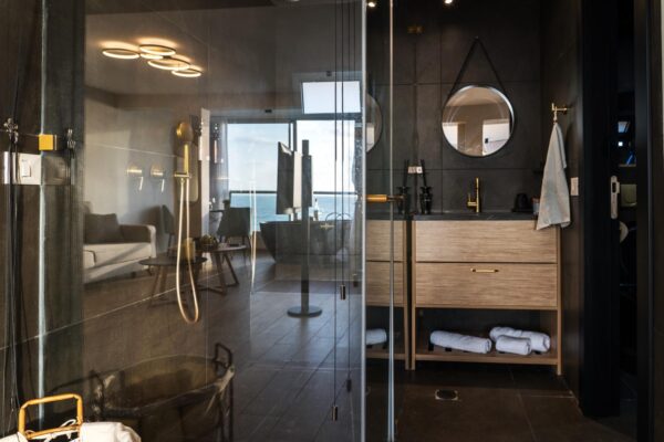 בריזה מול הים