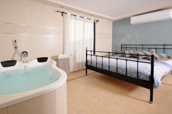 הפנינה הנסתרת