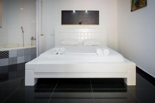 חדרי אירוח הינומה