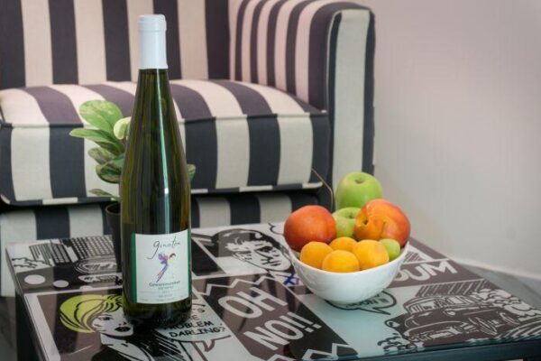 חדרי אירוח הינומה