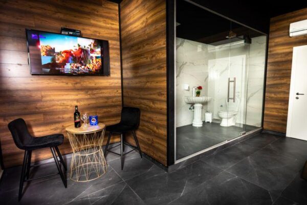 סוויט רום תלפיות