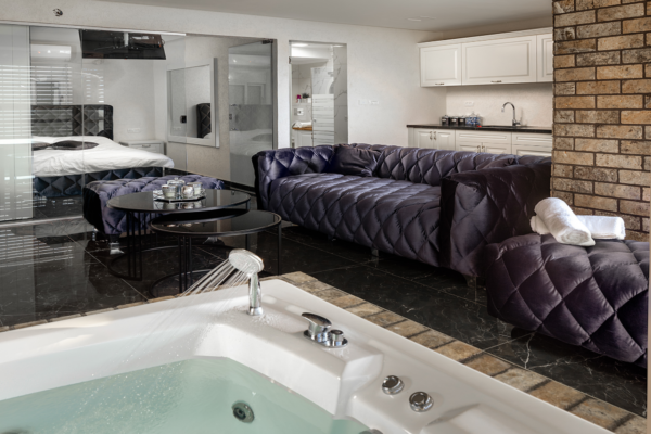 פנינה מול הים