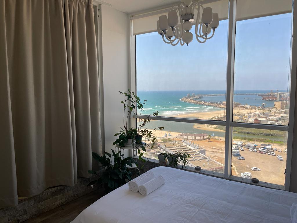 חופשה רומנטית באשדוד עם נוף פנורמי לים