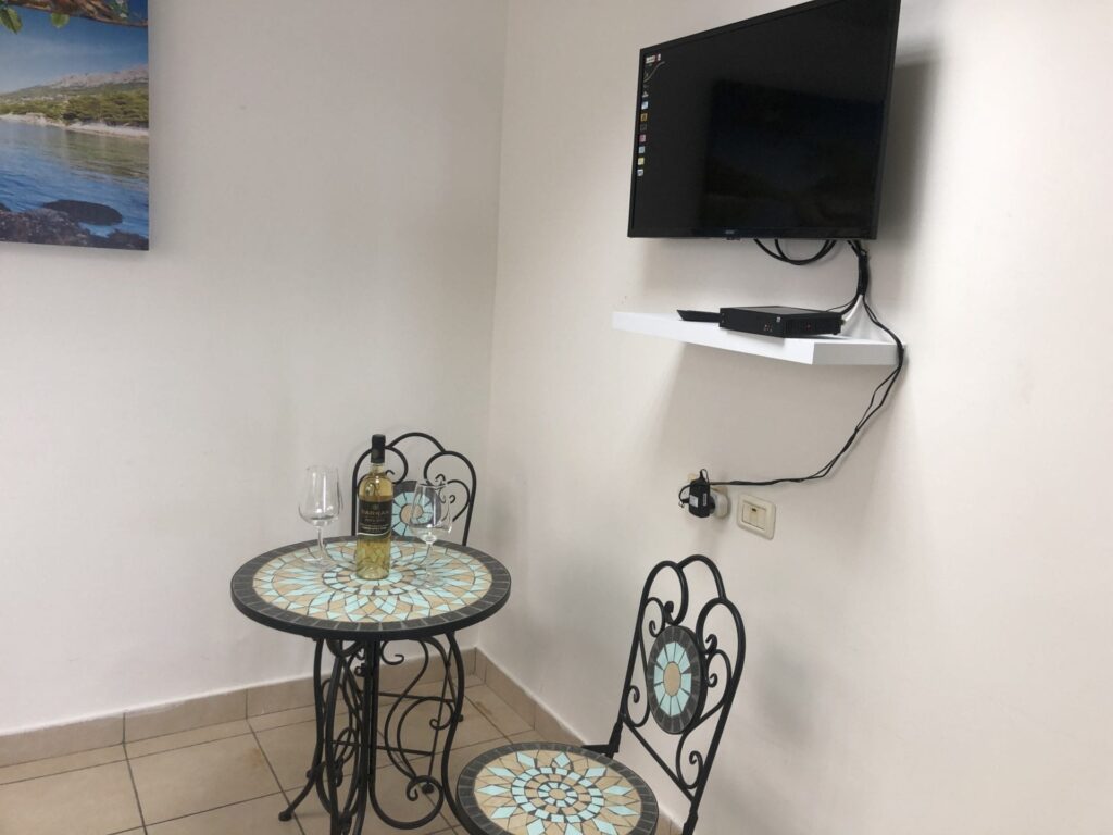 חדר להשכרה מול נופי החוף בבת ים