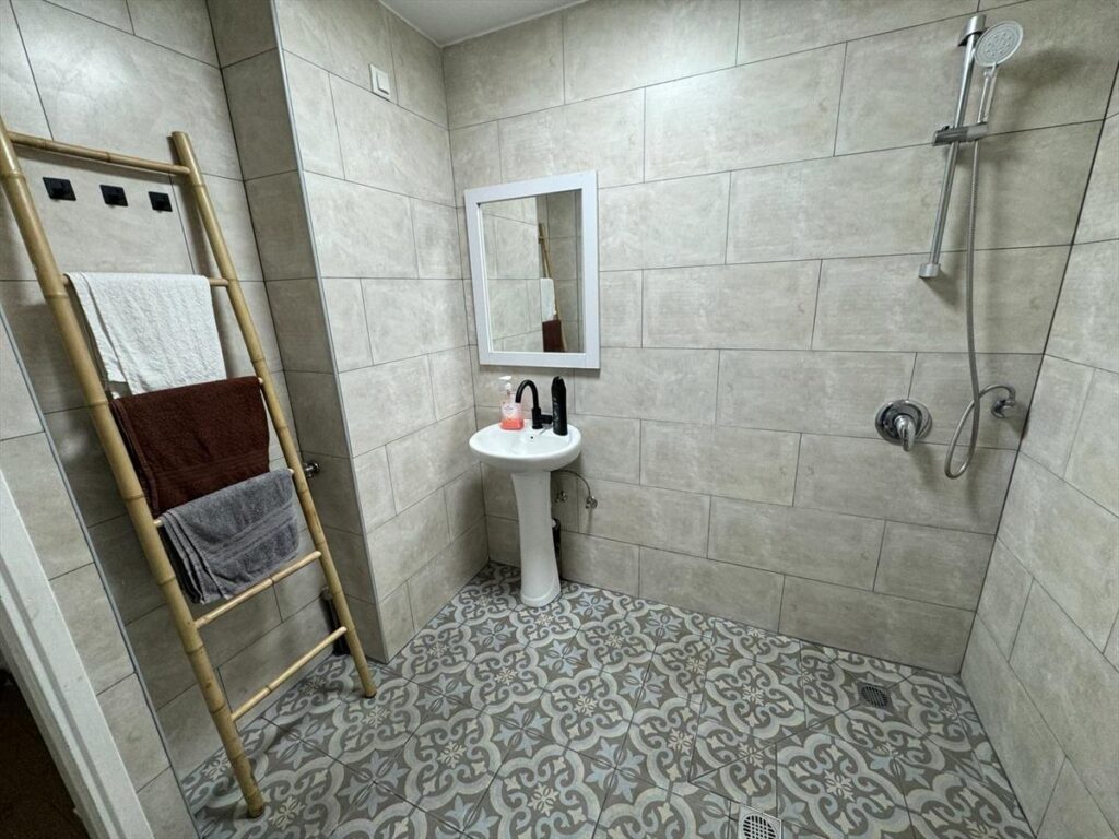 נווה מדבר של שקט בלב העיר