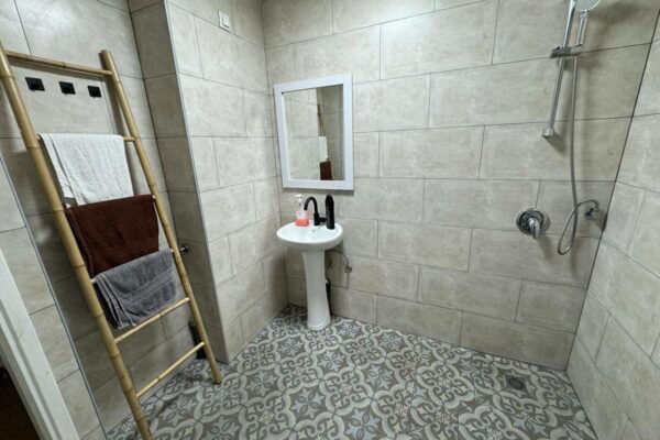 נווה מדבר של שקט בלב העיר