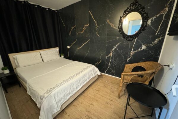 נווה מדבר של שקט בלב העיר