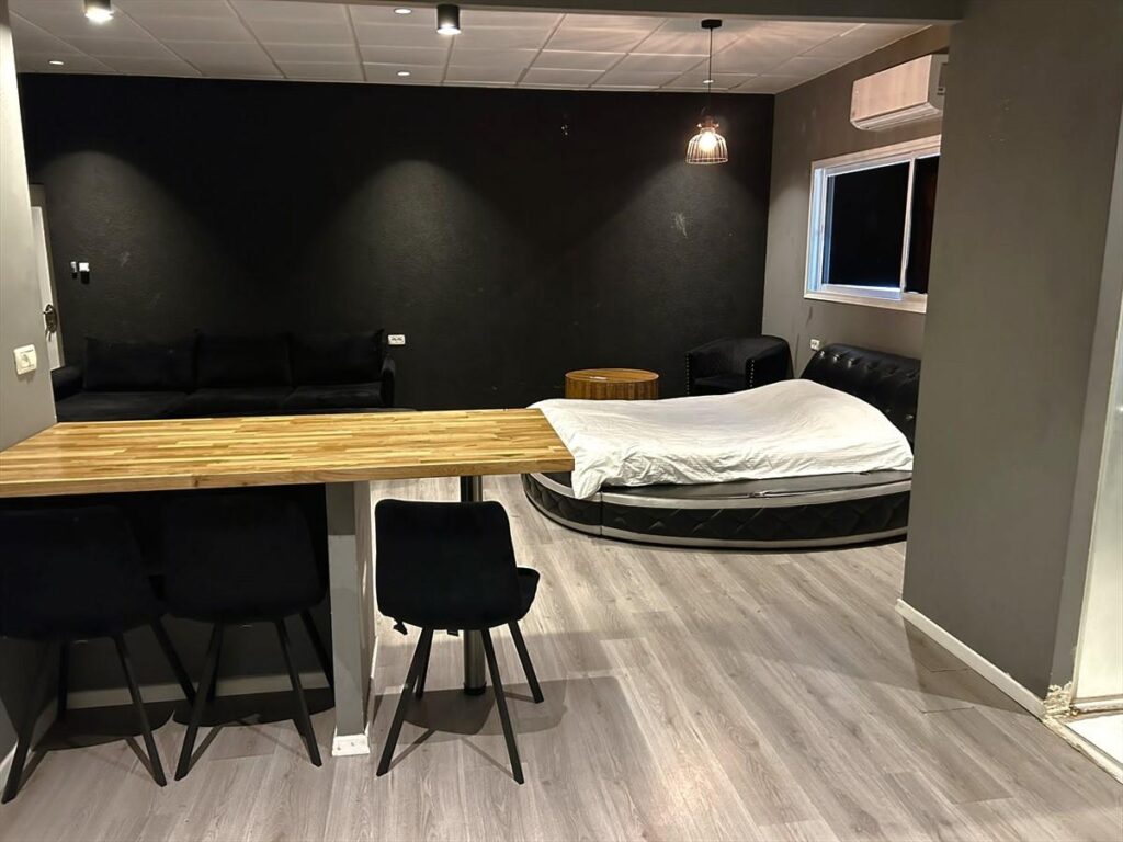 חדר יוקרתי גלרי