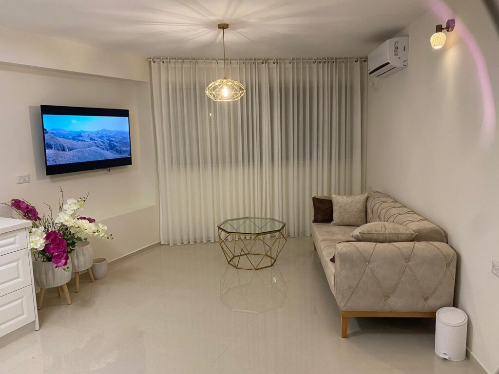 חדר אינטימי להשכרה לפי שעה בפרדס חנה כרכור