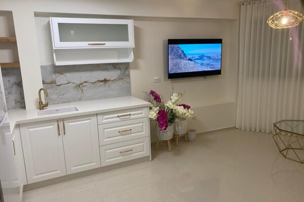 חדר אינטימי להשכרה לפי שעה בפרדס חנה כרכור