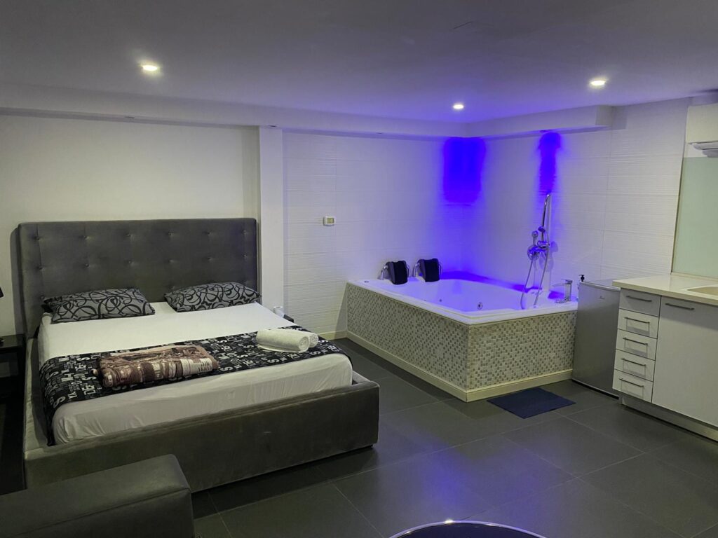 חוויית אירוח מפוארת בלב נווה צדק