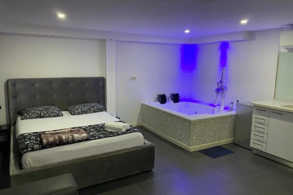 חוויית אירוח מפוארת בלב נווה צדק